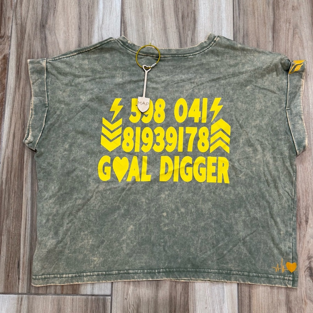 NWT MAP Cropped Tee-> POWER ON A TEE